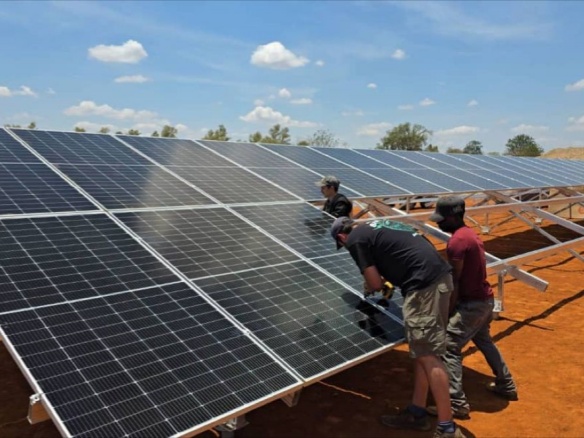 全球足跡 | “煤地→綠地”，陽光能源Giga系列光伏組件首入津巴布韋